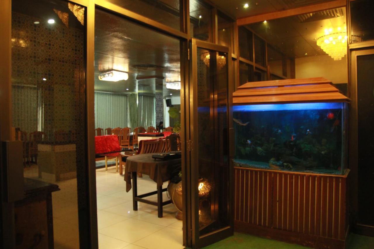 Faran Hotel Karachi Exteriör bild