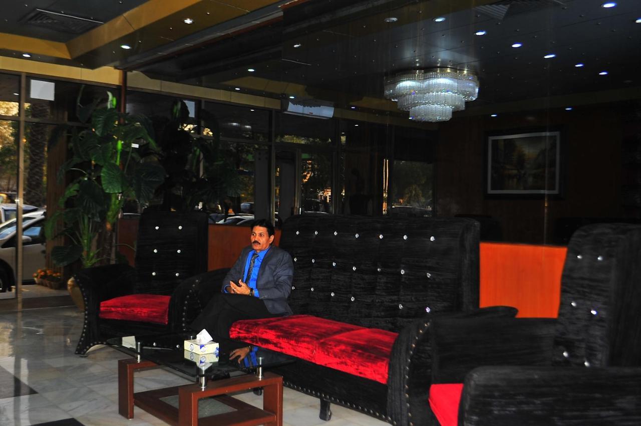 Faran Hotel Karachi Exteriör bild