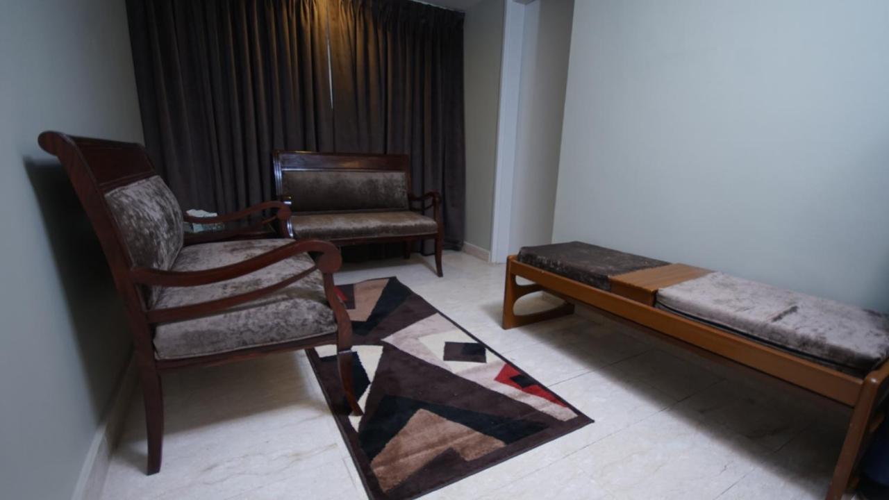 Faran Hotel Karachi Exteriör bild