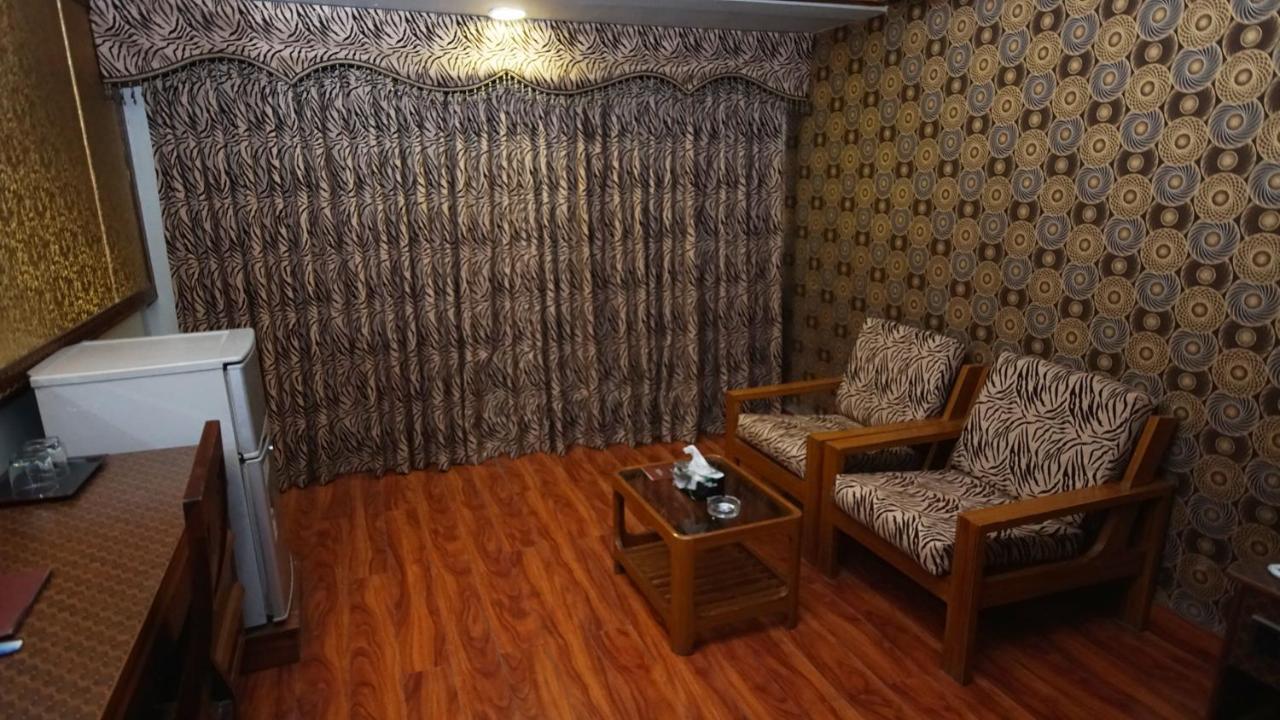 Faran Hotel Karachi Exteriör bild