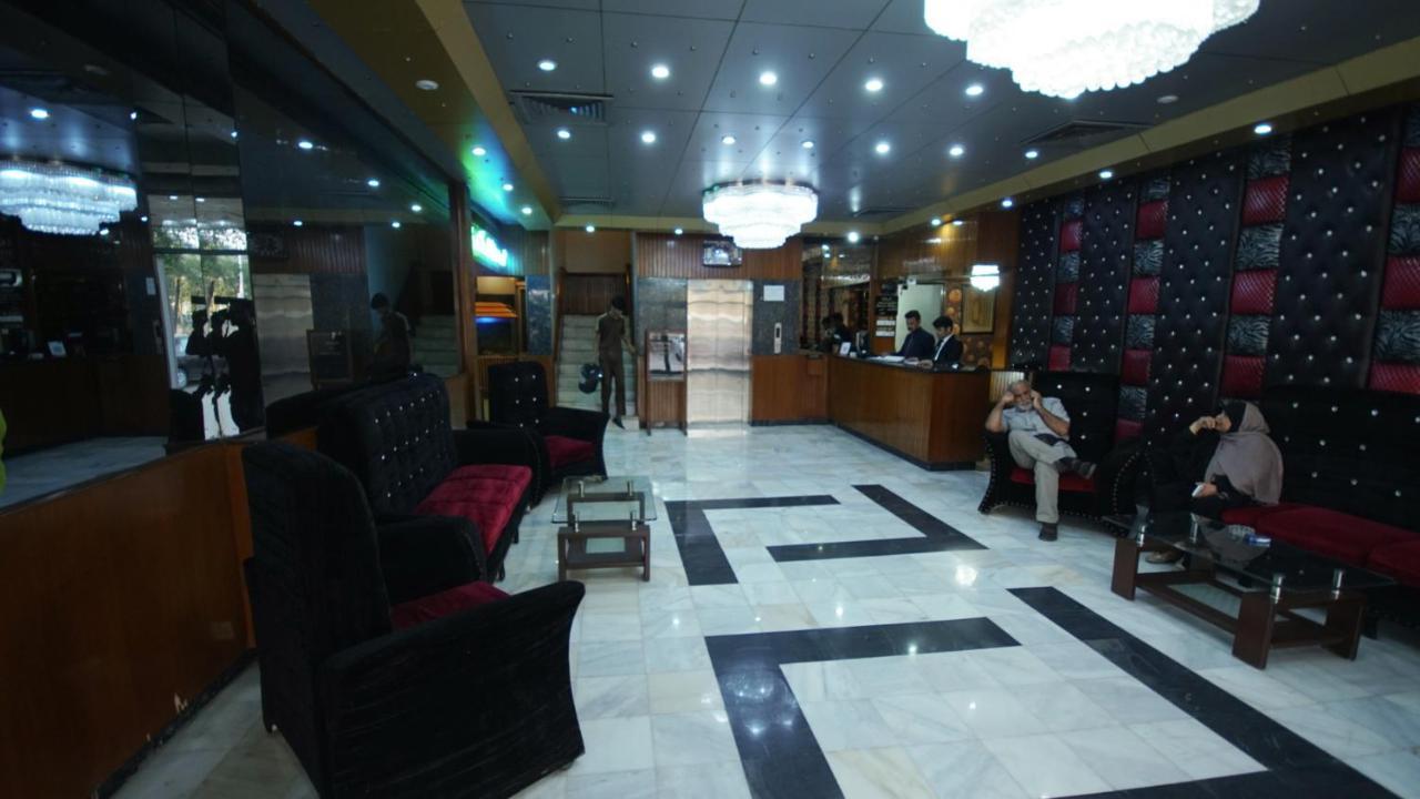 Faran Hotel Karachi Exteriör bild